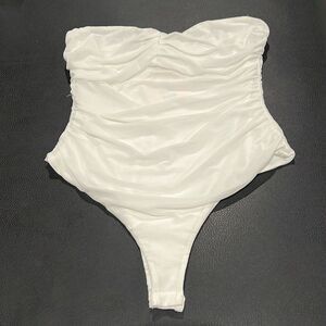 Womens White Strapless Mesh Rushed Thong Showpo Isabella Bodysuit Size 8 NWT